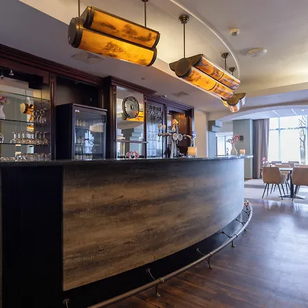 Fletcher Restaurant Rooland 4*